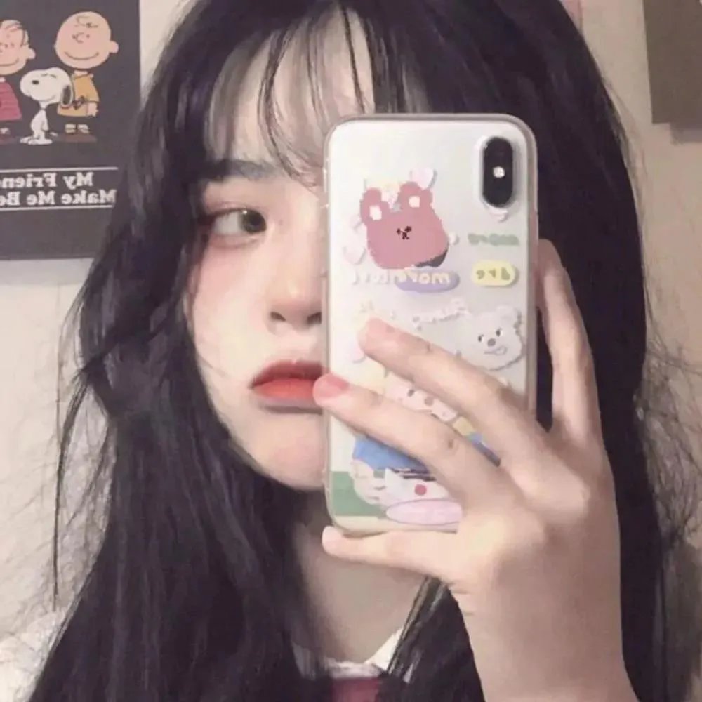穿黄靴子的女孩